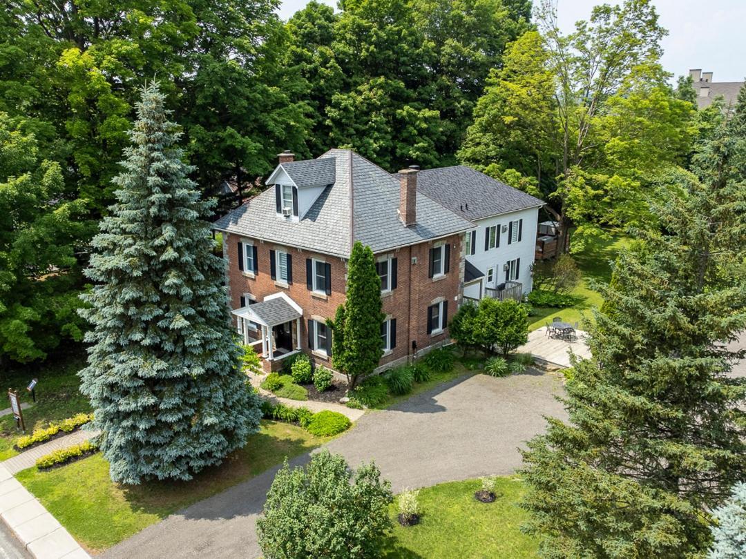 Auberge Nuits De St-Georges Bromont Exterior photo