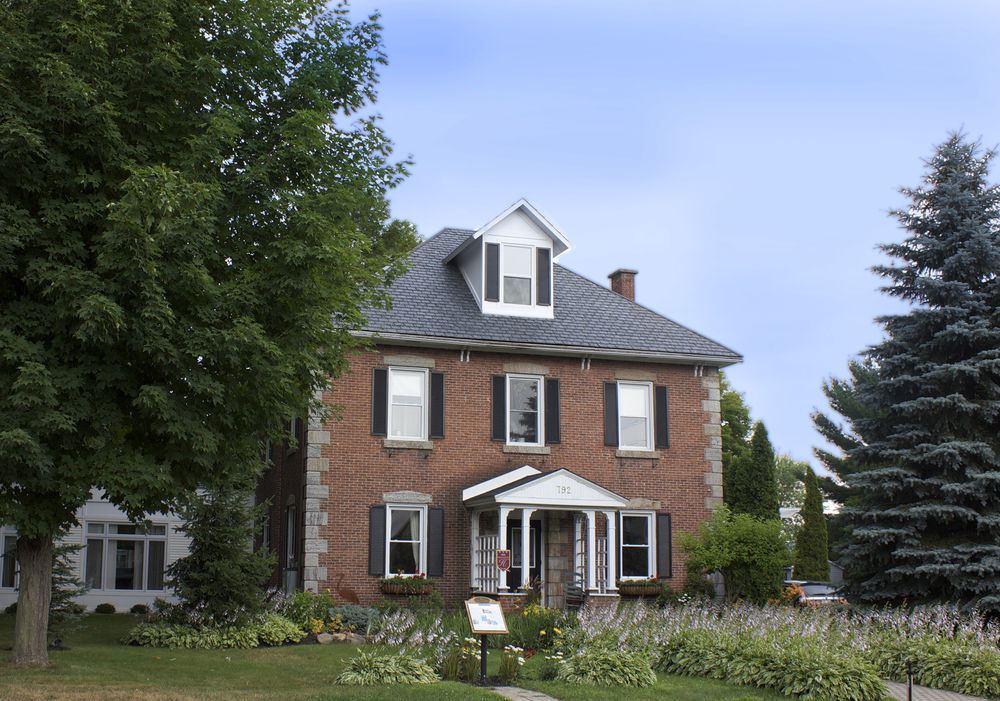 Auberge Nuits De St-Georges Bromont Exterior photo